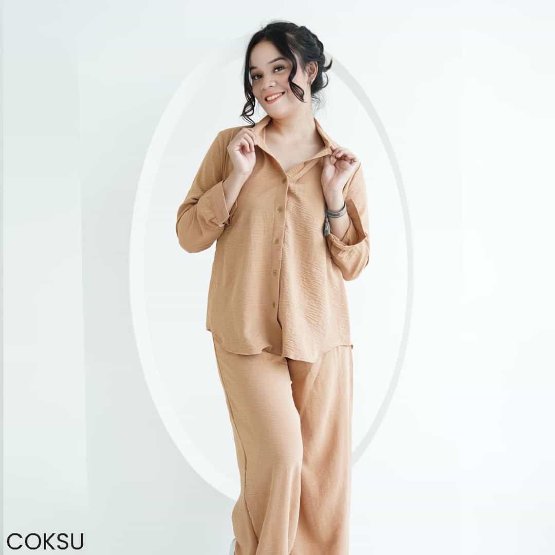 Kemeja Oversized Airflow Clover