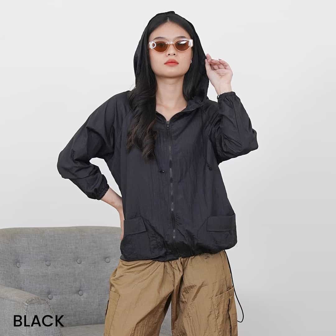 Jacket Crinkle Parasut Leo Anti Lecek