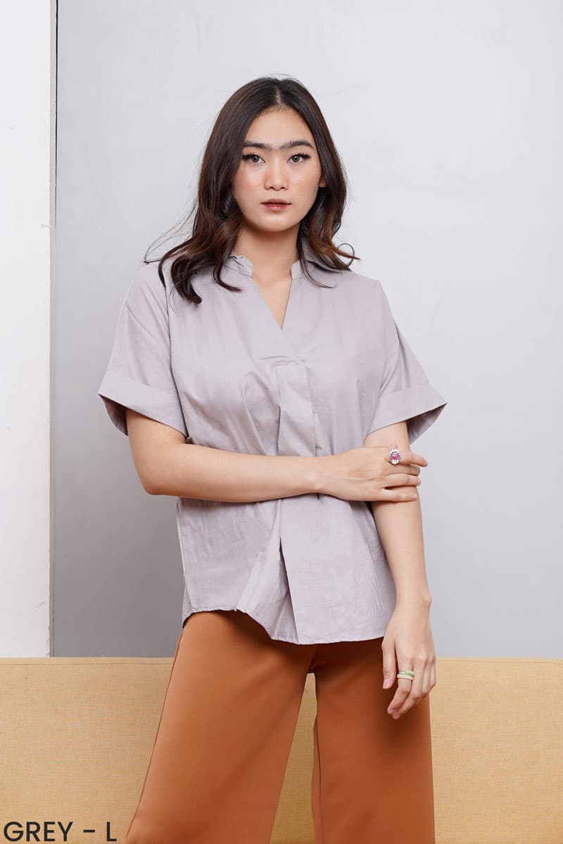 Kemeja Katun Twist Neck (Size M-L)