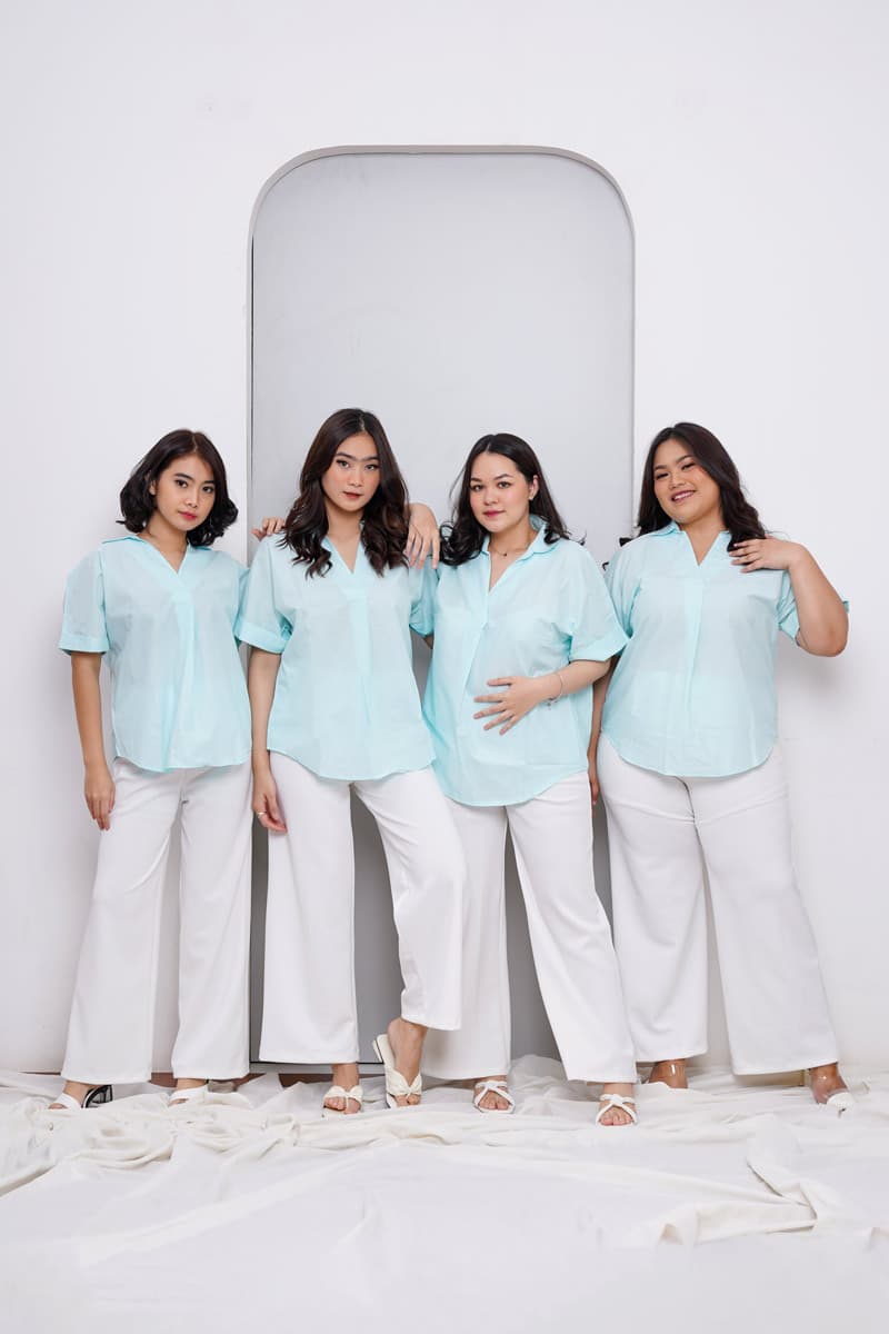 Kemeja Katun Twist Neck (Size M-L)
