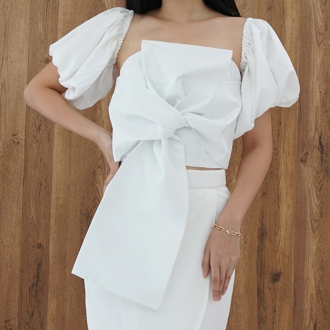 Atasan Lengan Puff Satin Patricia