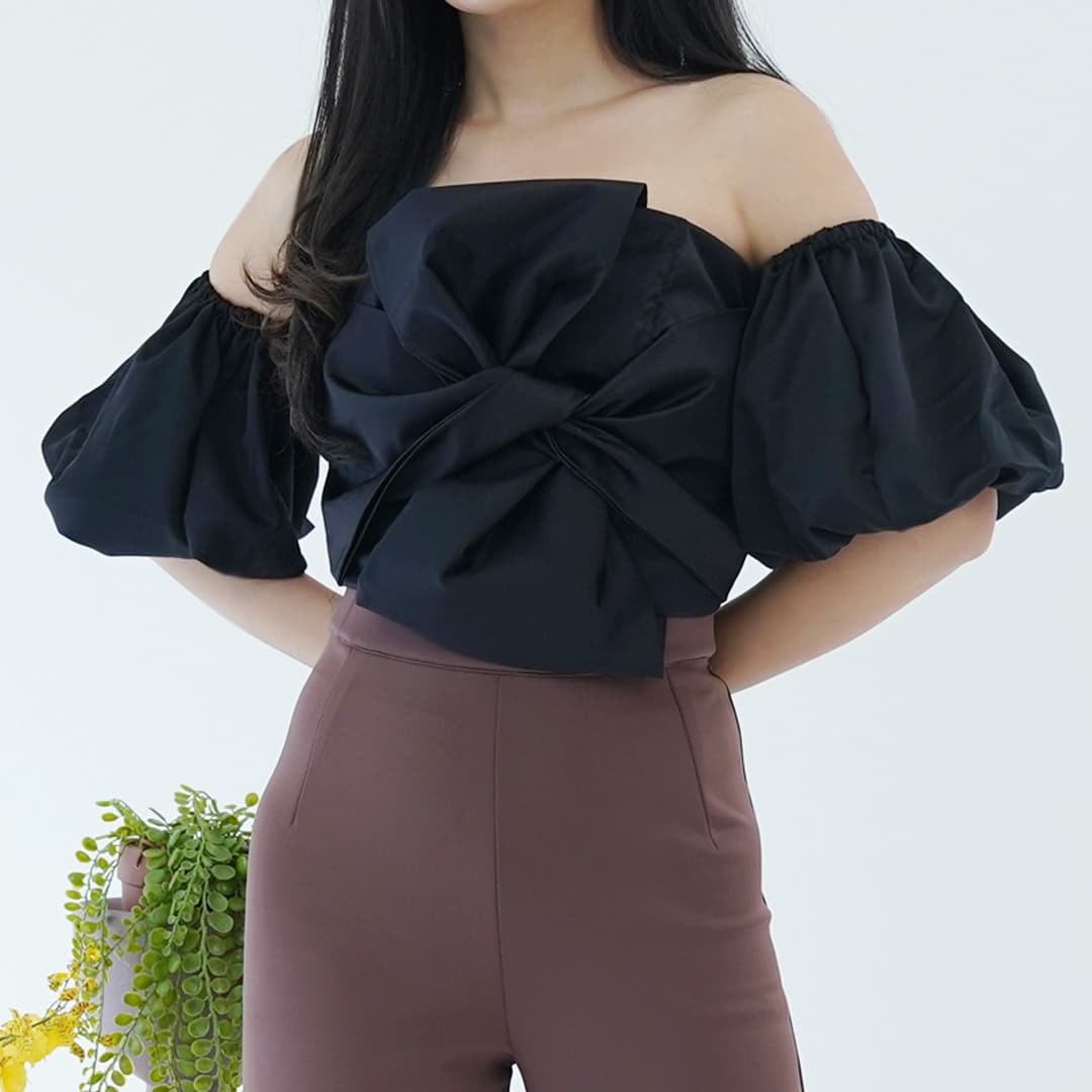 Atasan Lengan Puff Satin Patricia
