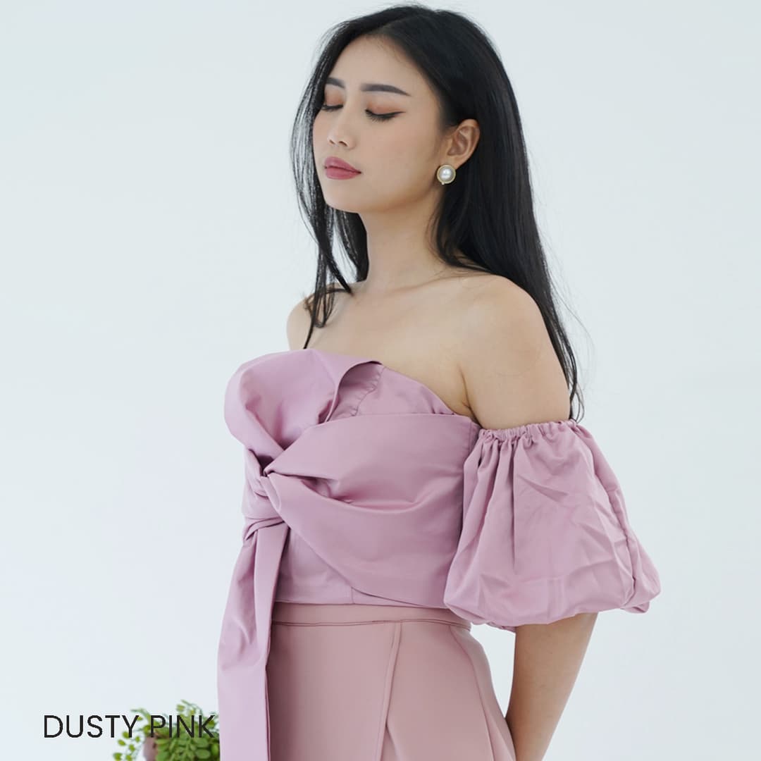 Atasan Lengan Puff Satin Patricia