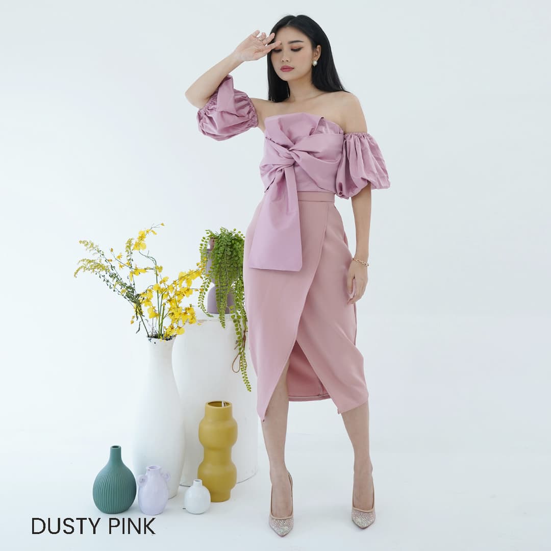 Atasan Lengan Puff Satin Patricia