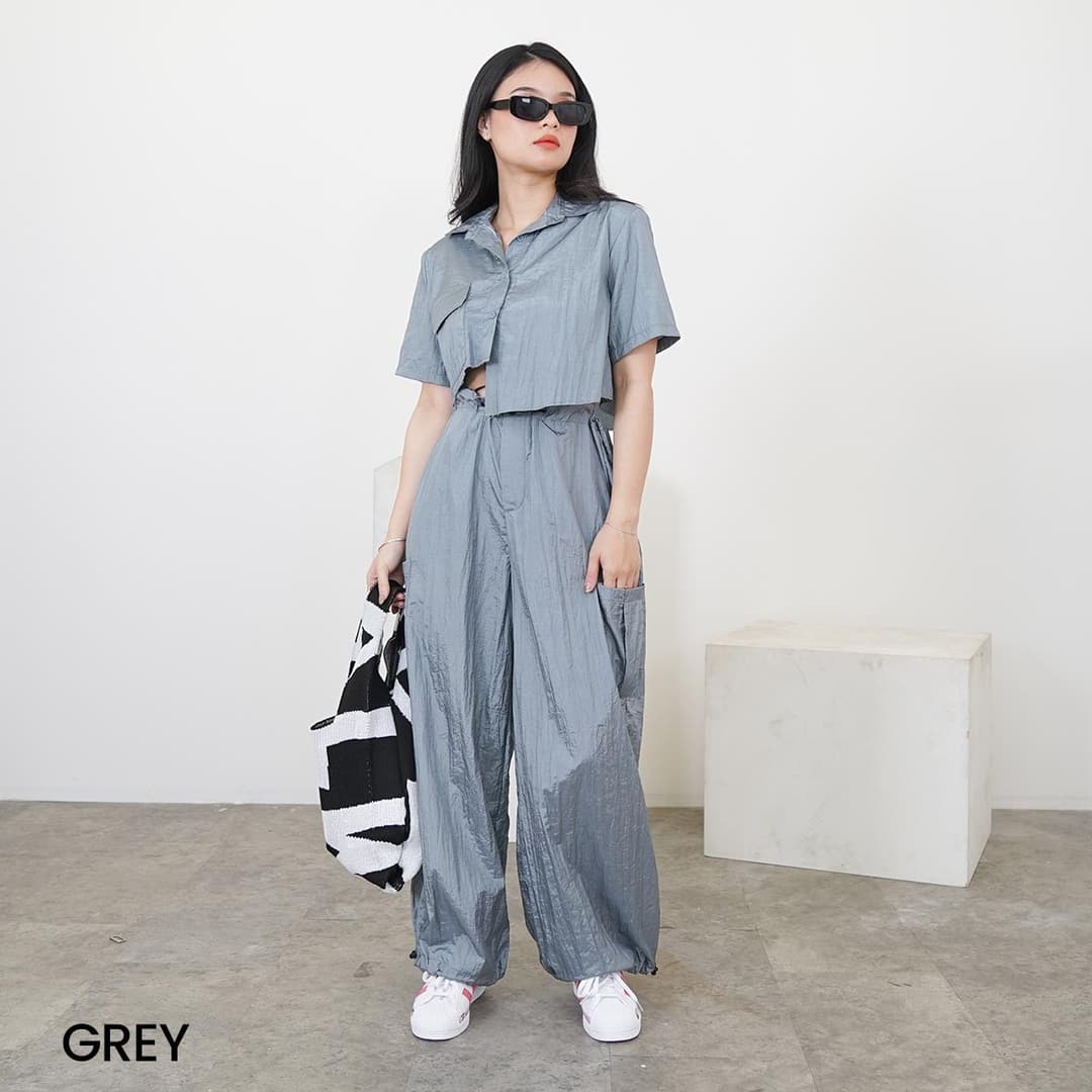 Atasan Wanita Crop Crinkle Aries
