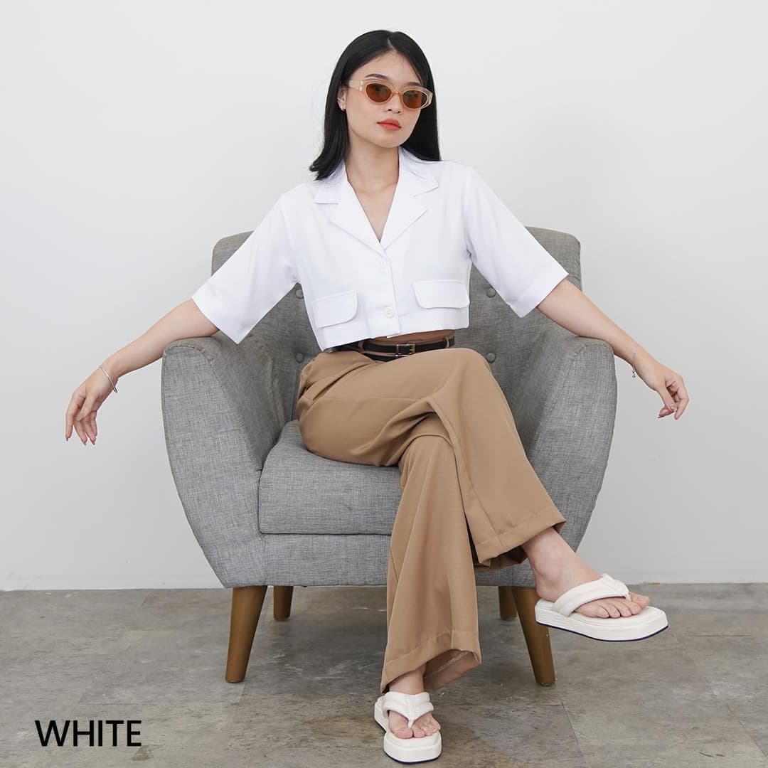 Atasan Crop Hanes
