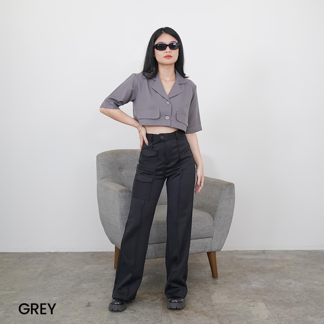 Atasan Crop Hanes