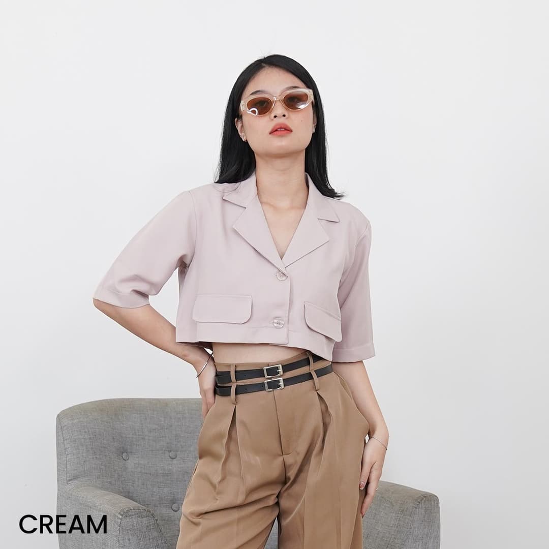Atasan Crop Hanes