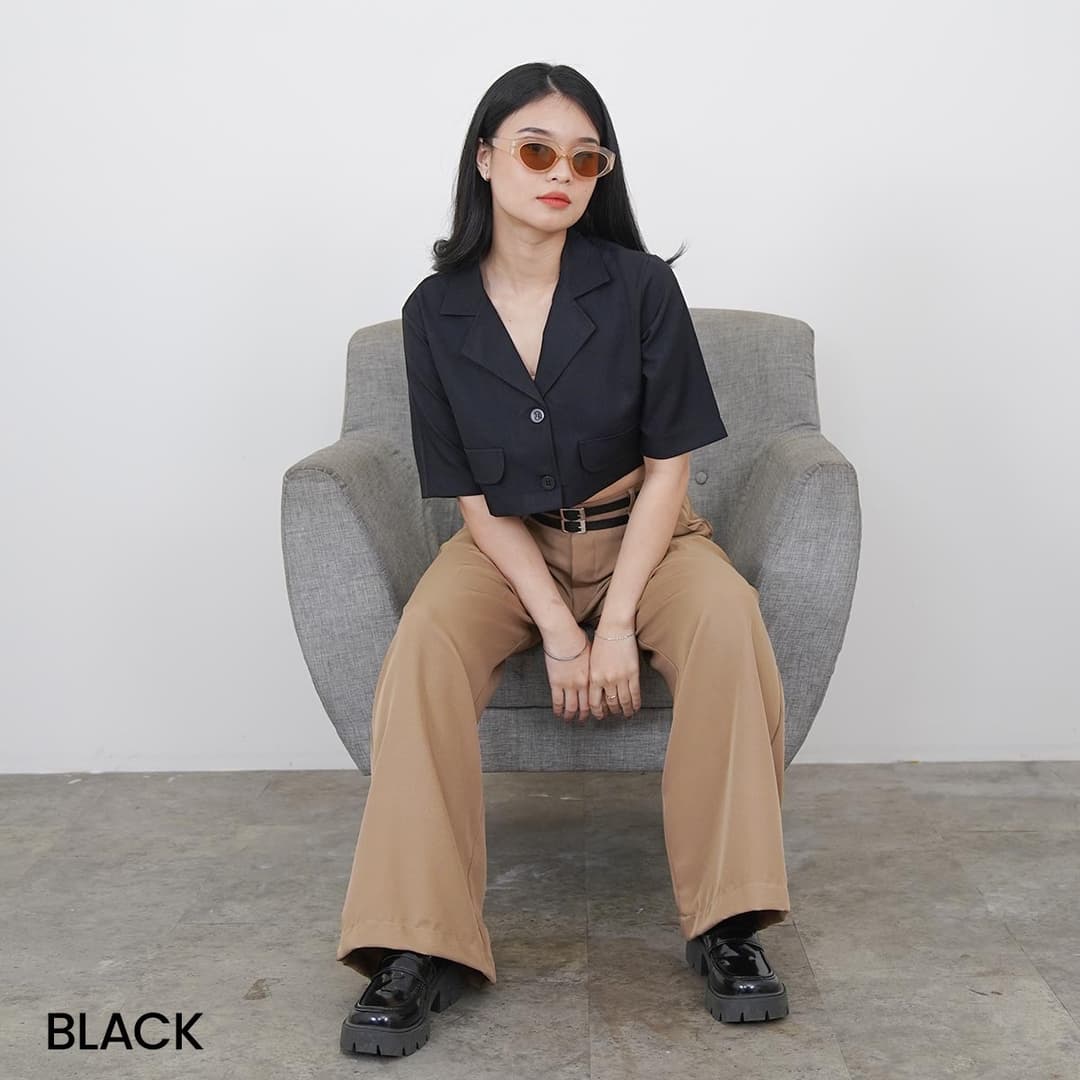 Atasan Crop Hanes