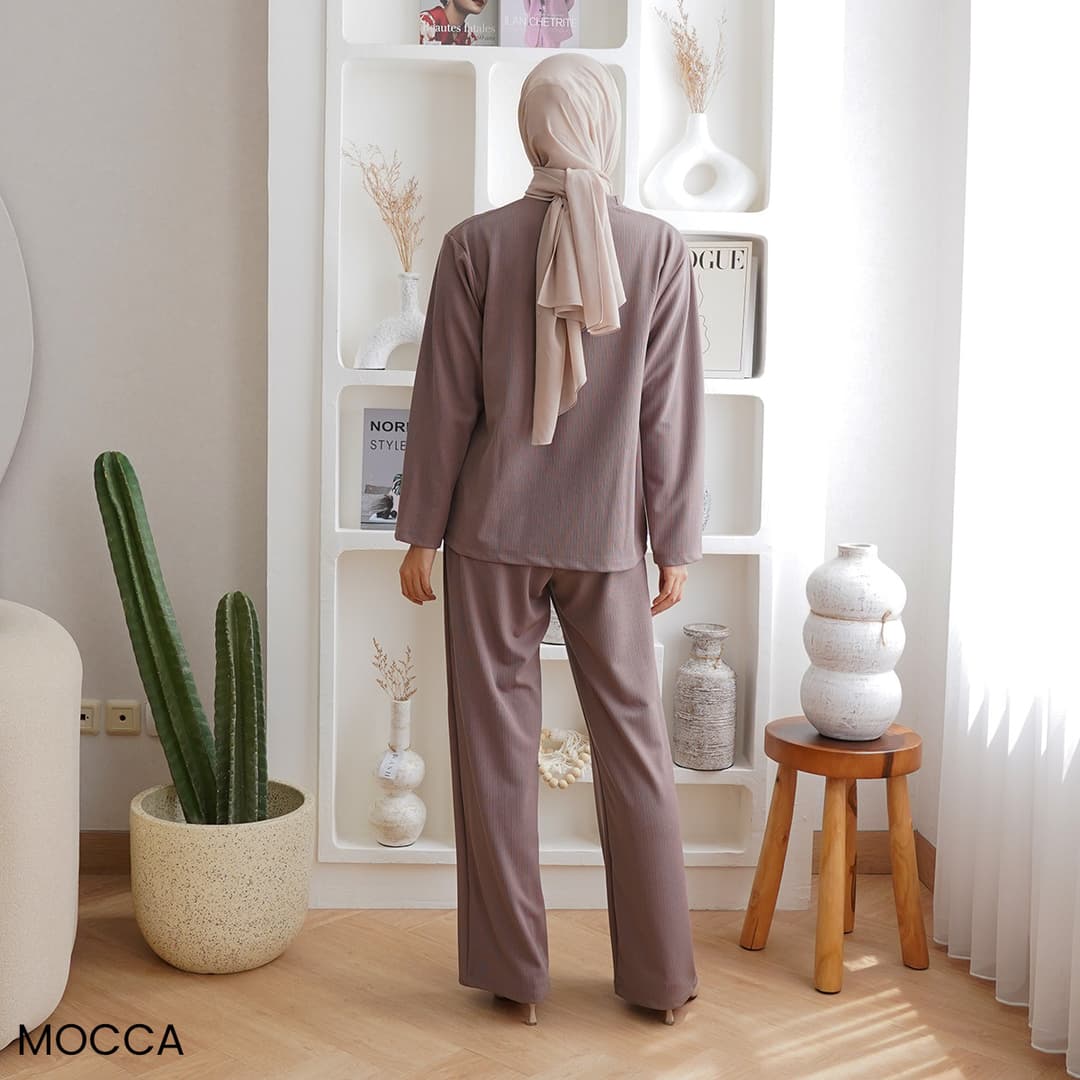 One Set Celana Lengan Panjang Lulu