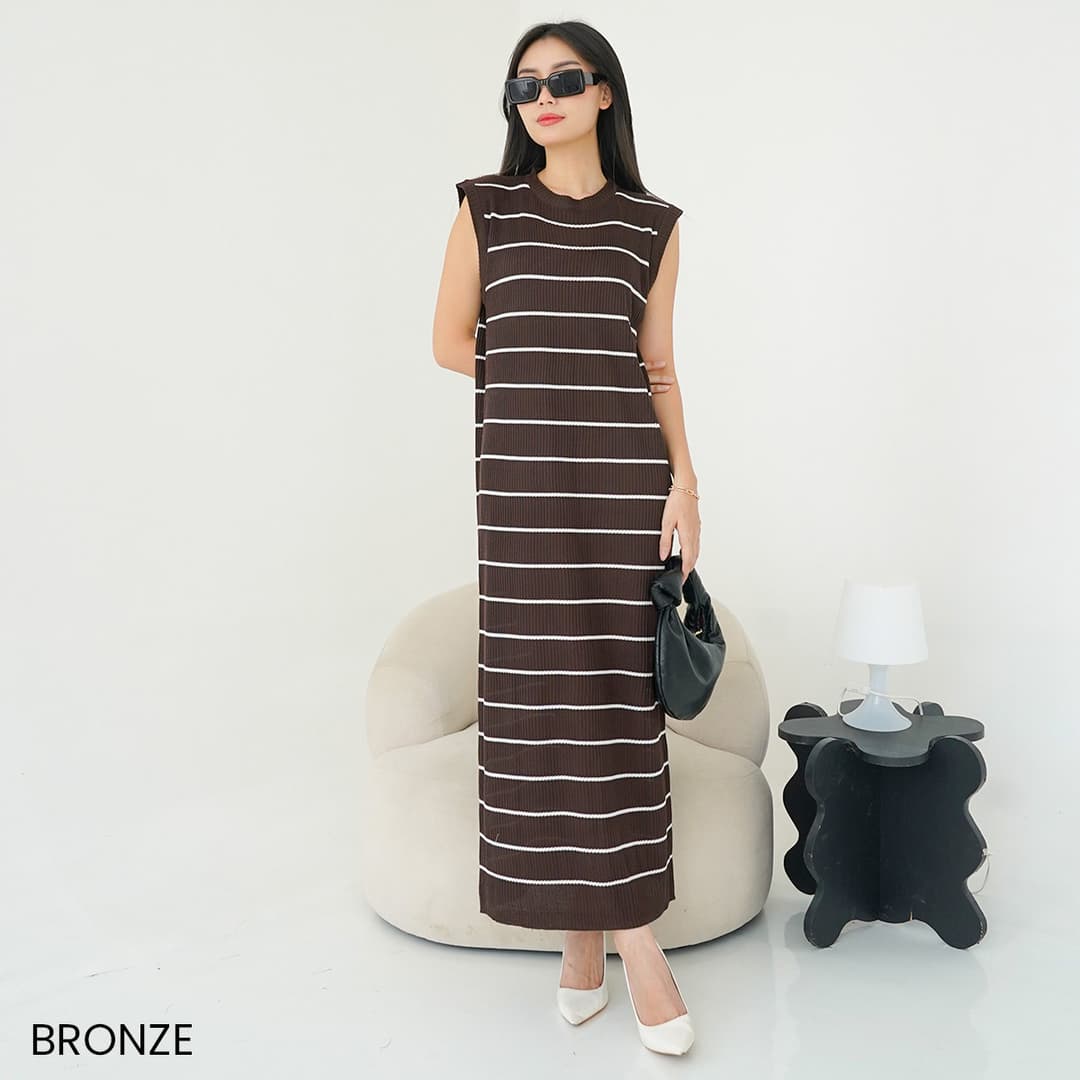 Dress Garis Rajut Frillmingo