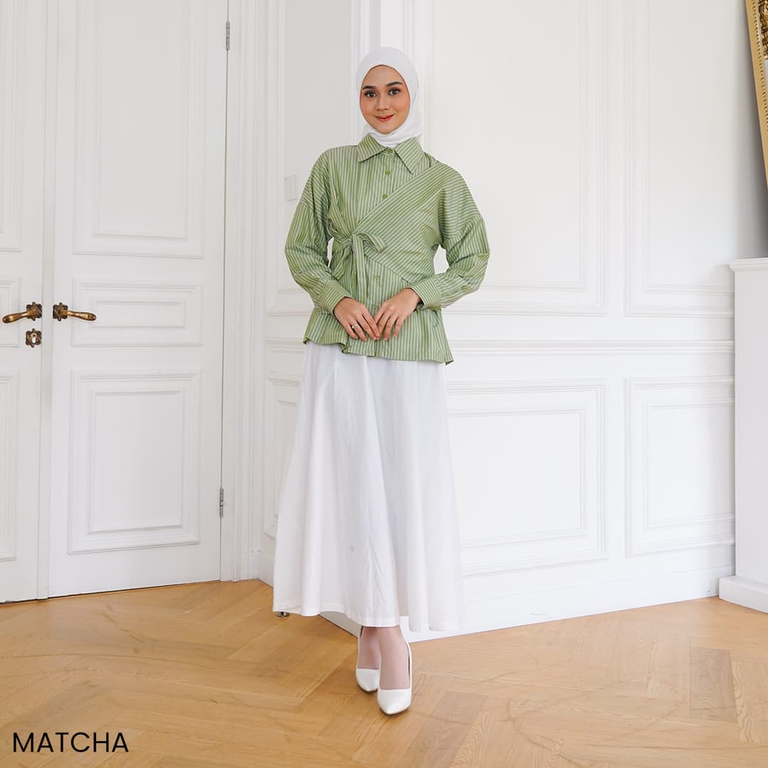 Kemeja Garis Lengan Panjang Clara