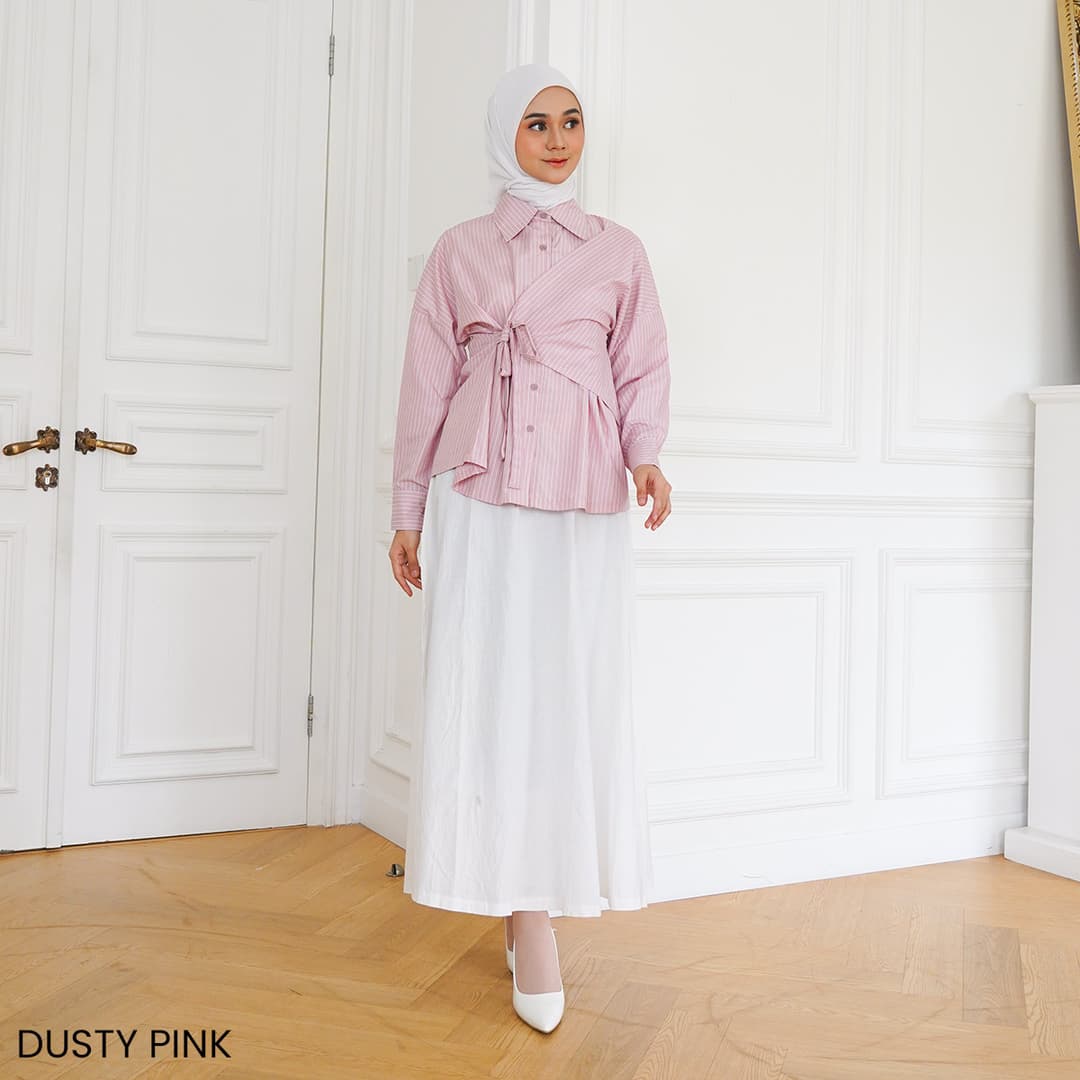 Kemeja Garis Lengan Panjang Clara