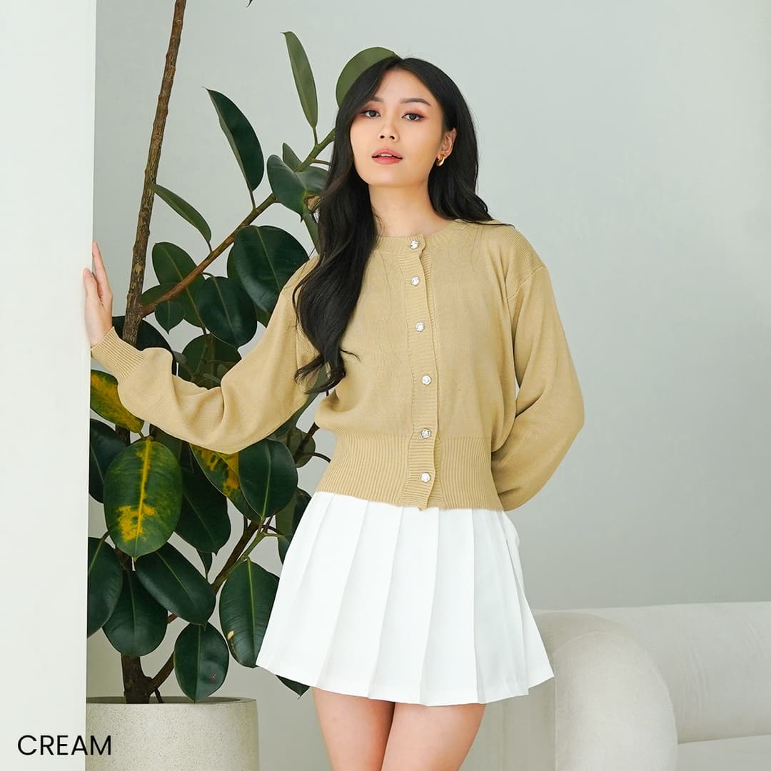 Camela Button Cardigan Rajut
