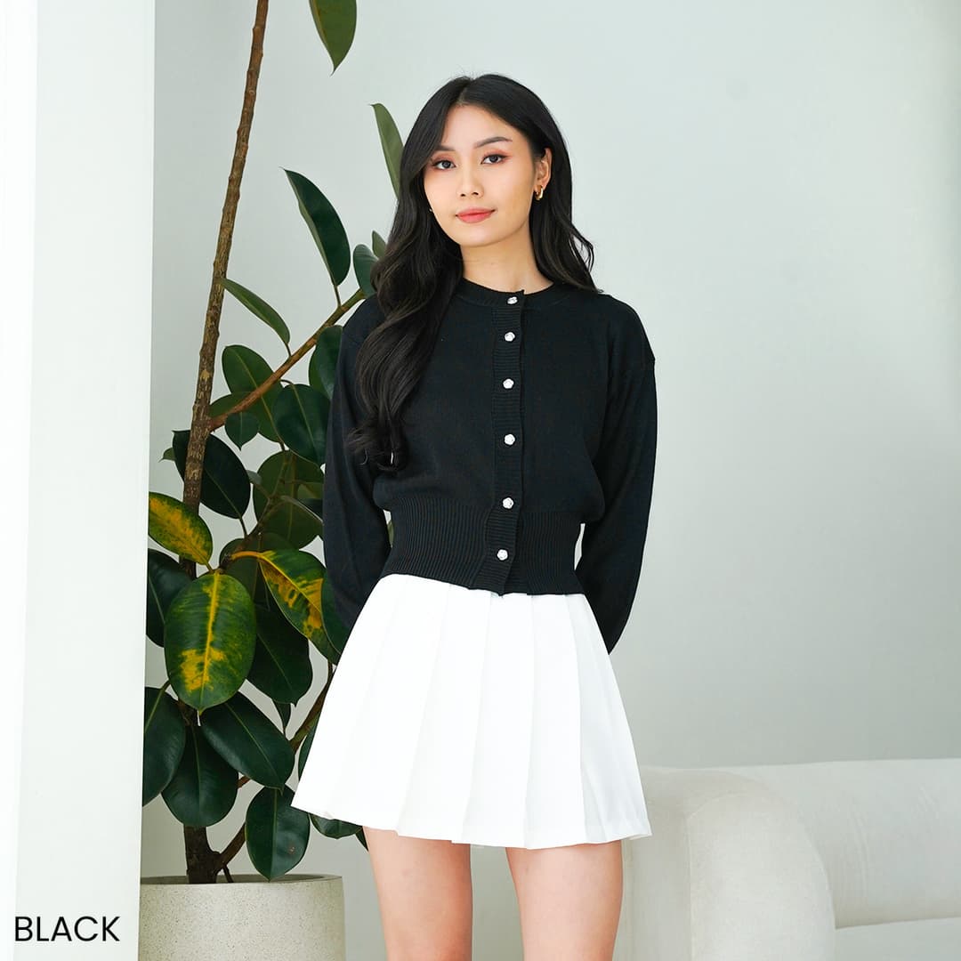 Camela Button Cardigan Rajut