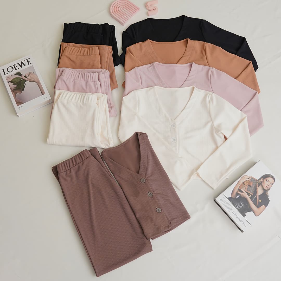 One Set Plisket Knit Mamoka